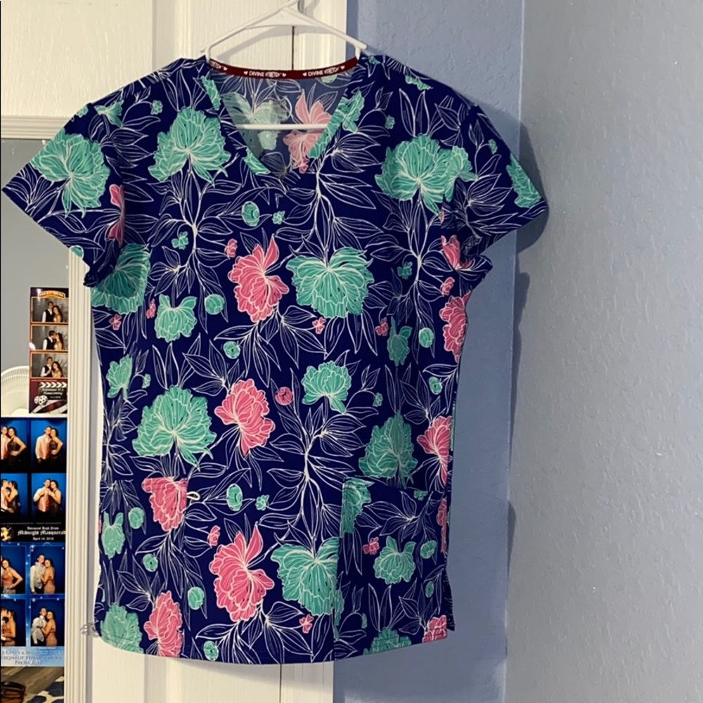 Scrub top